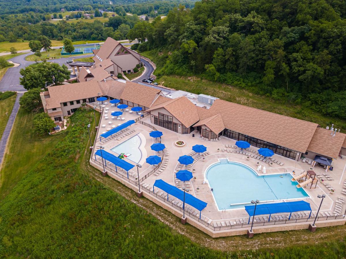 Galena Territory Lakeside Retreat: King Beds & Pool Access Exterior photo